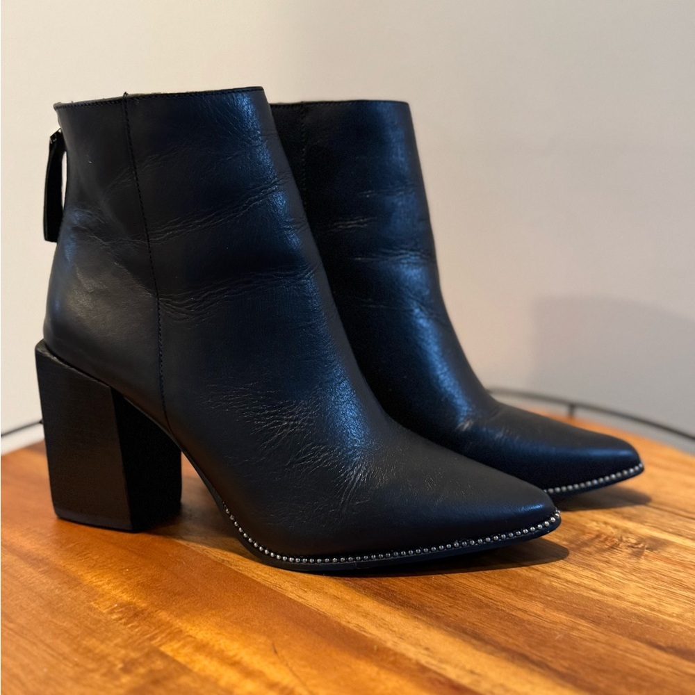 Steve Madden Black Heeled Leather Boots